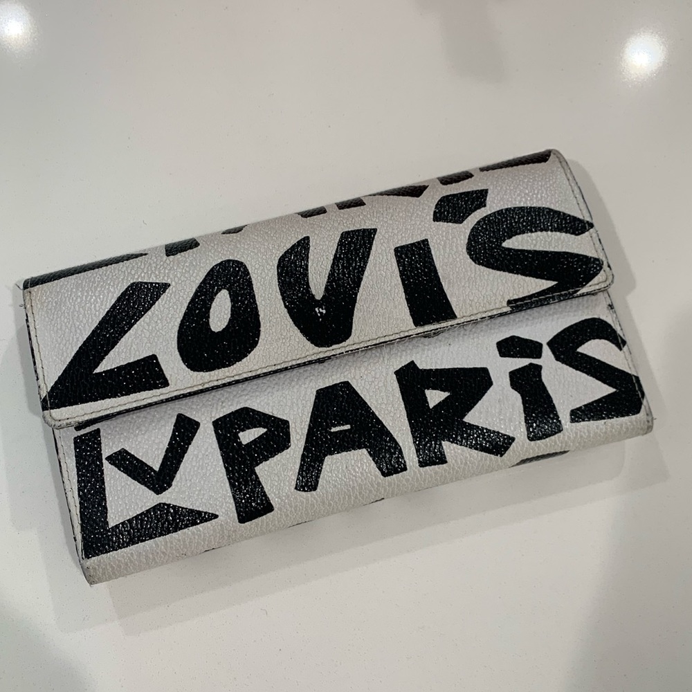 Louis Vuitton Graffiti Wallet Black/White